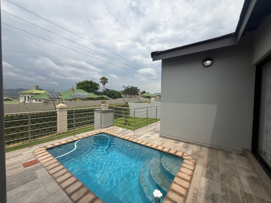 3 Bedroom Property for Sale in Kosmos Ridge North West